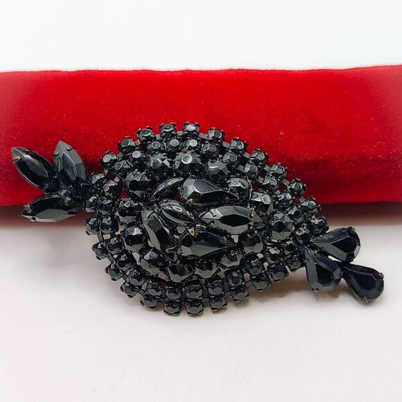 Large Vintage Leaf-shape Clustered Rhinestones Costume Brooch Pin Black - Picture 6 of 7